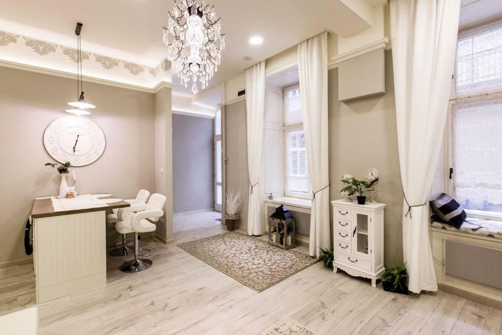 Main Street Apartment Budapest Ngoại thất bức ảnh